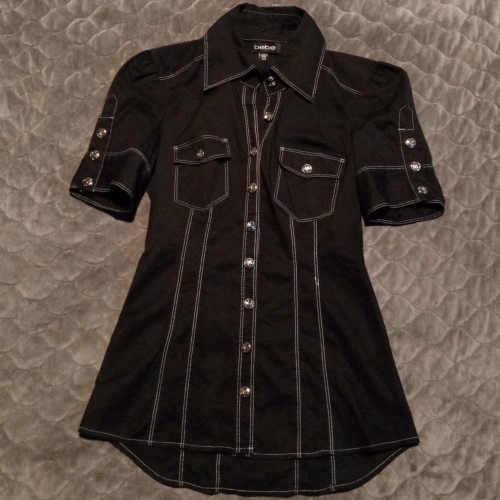 Bebe button down top!